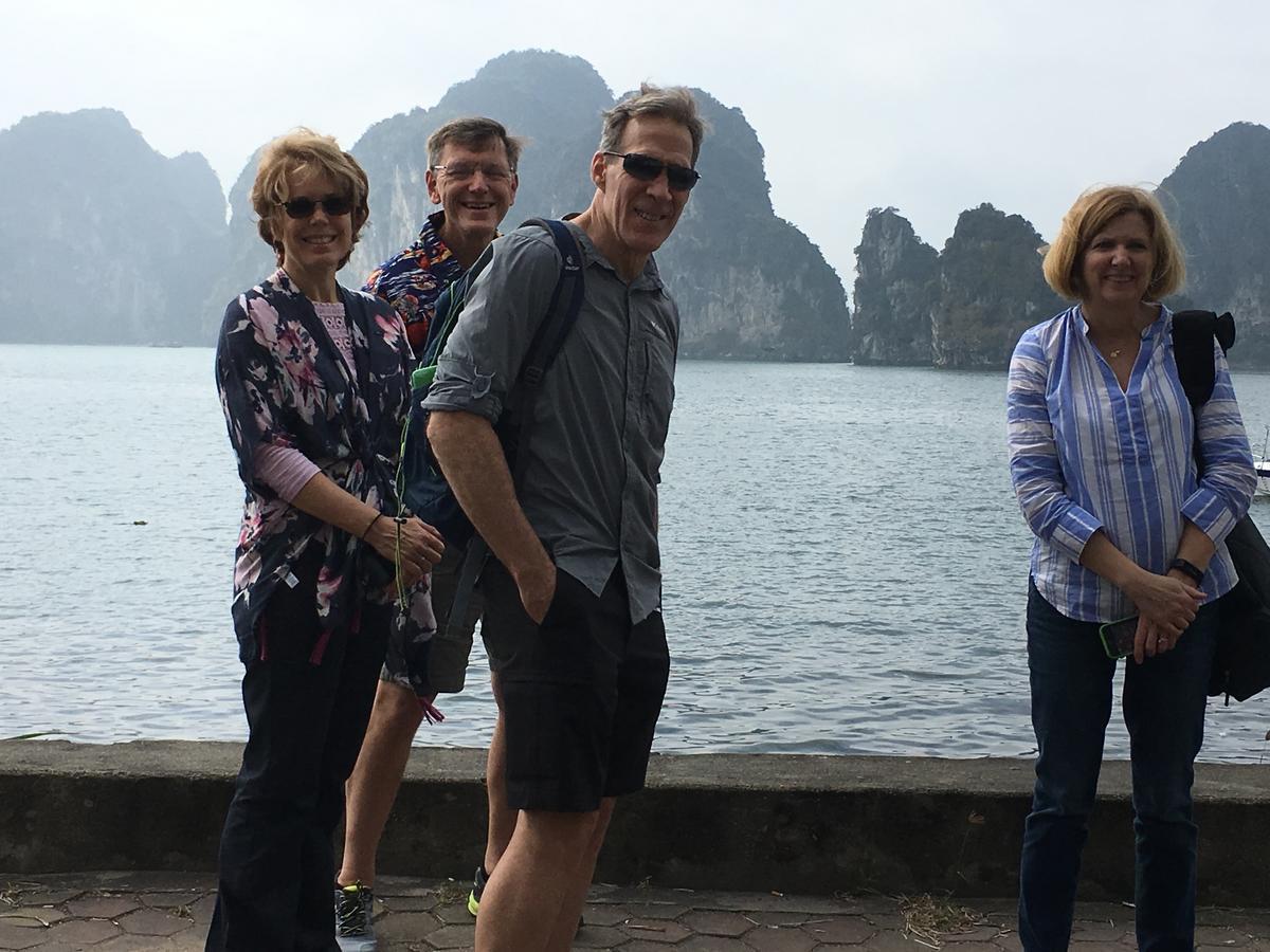 Halo Bay Homestay Ha Long Exterior foto